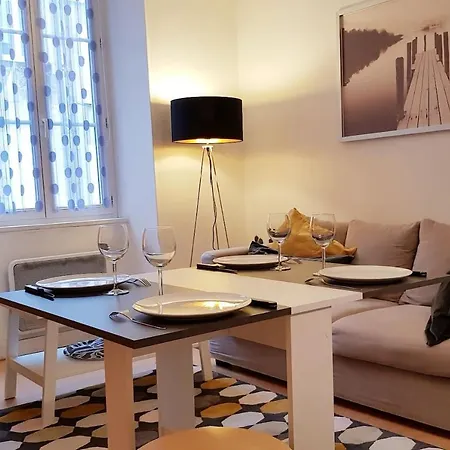 T2 Cosy Avec Terrasse Centre Historique La Rochelle Apartment *
