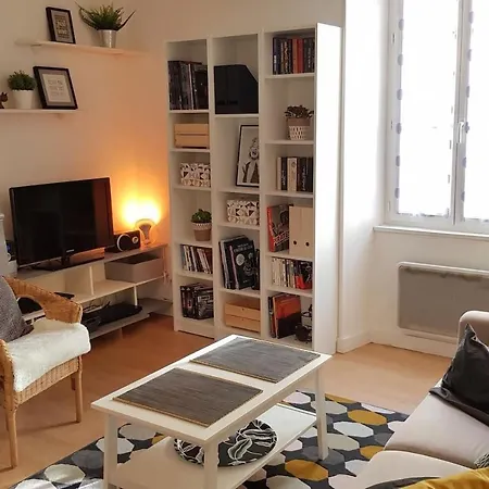 T2 Cosy Avec Terrasse Centre Historique La Rochelle Apartment *